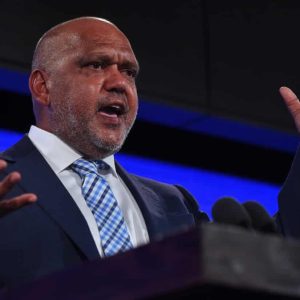 Noel Pearson hits out at political parties for 'welfare reform failure'